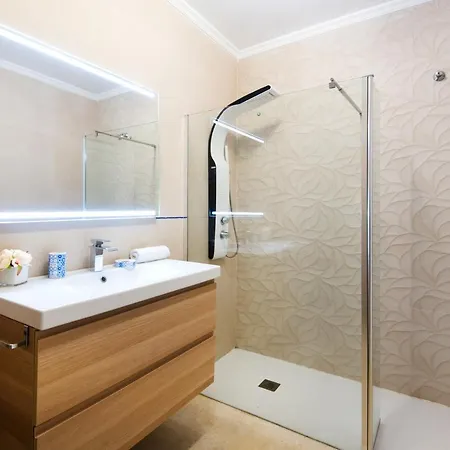 New Royal Torrequebrada Ideal For Families & Groups