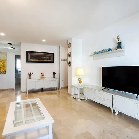 Apartment New Royal Torrequebrada 2 Pets Friendly & Ideal For Family Groups *